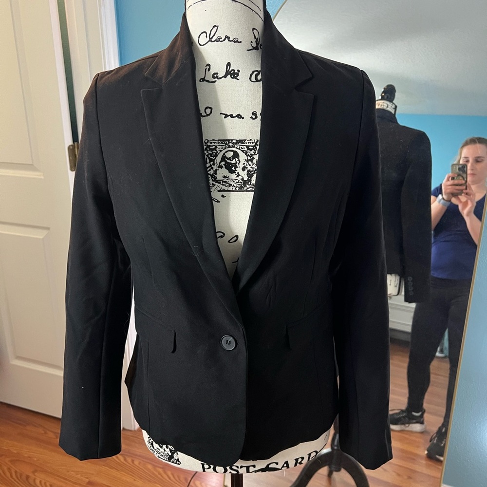 Worthington Women's Classic Black Blazer